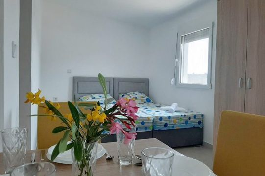 Отель в Сутоморе