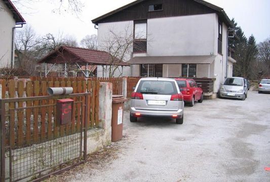 Дом в Любляна