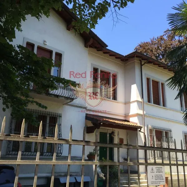 Вилла в Варе, фото 1