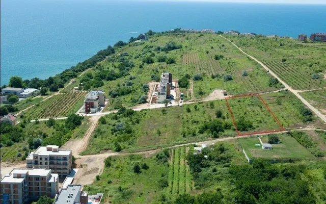 Земельный участок в Била