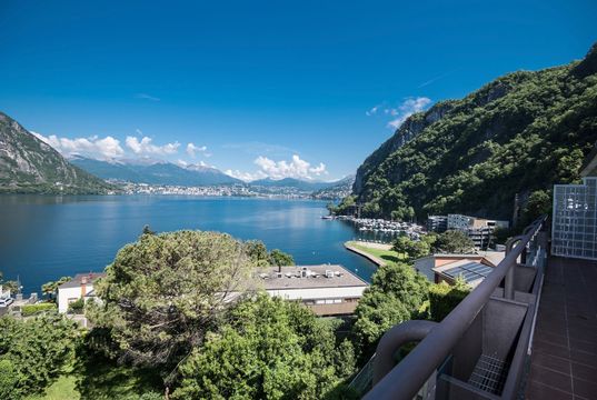 Квартира в Кампионе-д’Италия