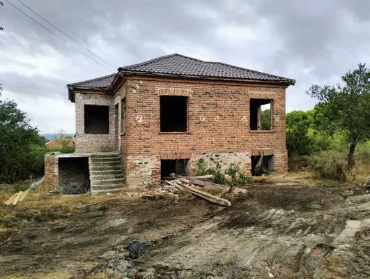 Дом в Карнобат