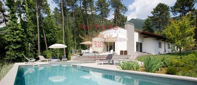 Вилла в Лидо-ди-Камайоре