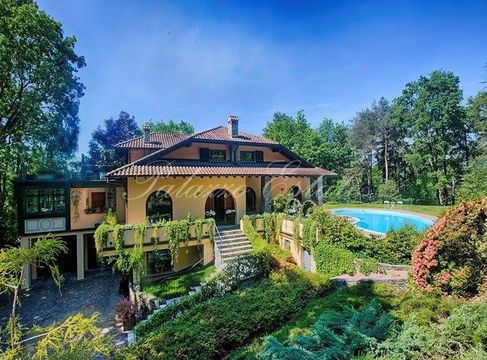 Вилла в Луино