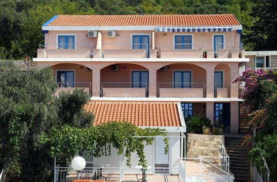 Отель в Святой Стефан