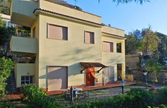 Таунхаус в Прая-а-маре