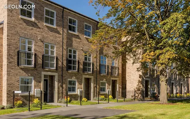 Oakleigh Grove in London