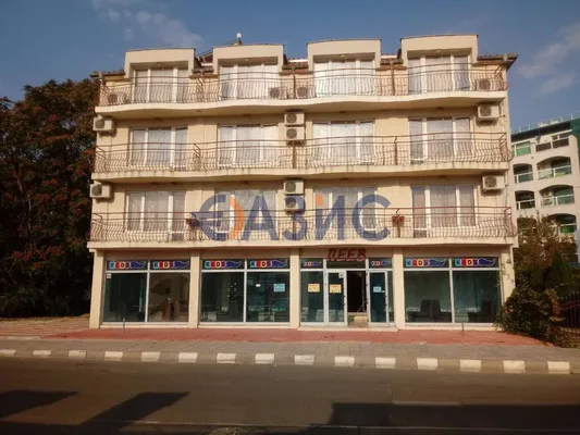 Отель в Равда