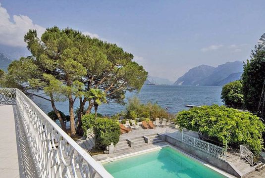 Вилла в озеро Гарда