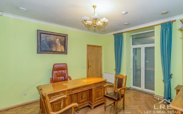 Офис в Латвия